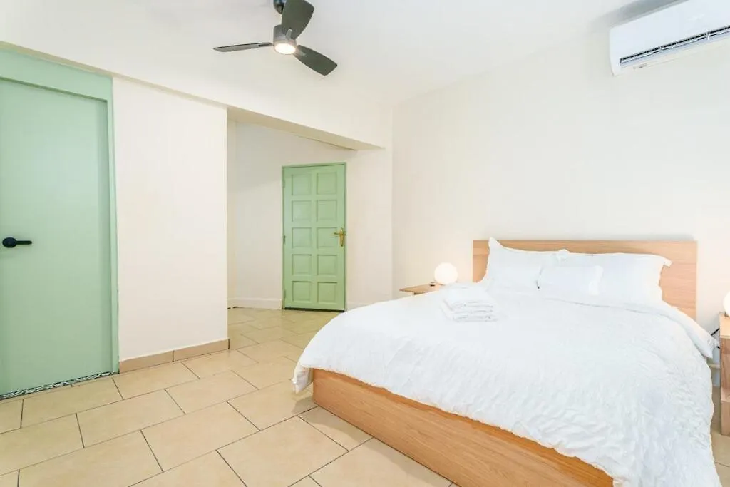 Sunny Seaside Gateway Apartment San Juan