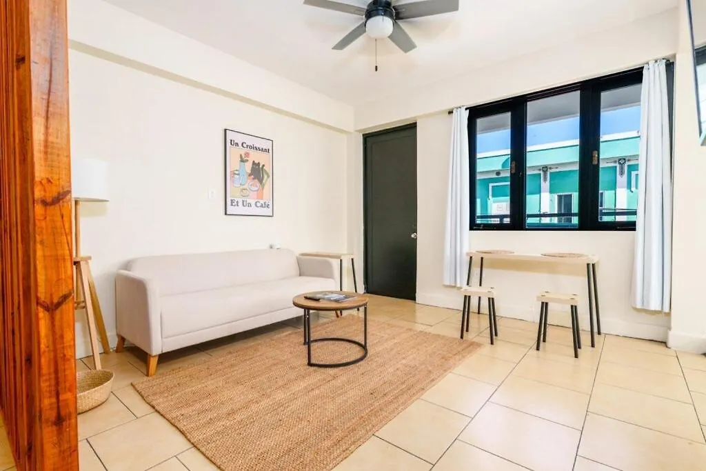 Sunny Seaside Gateway Apartment San Juan 0*,